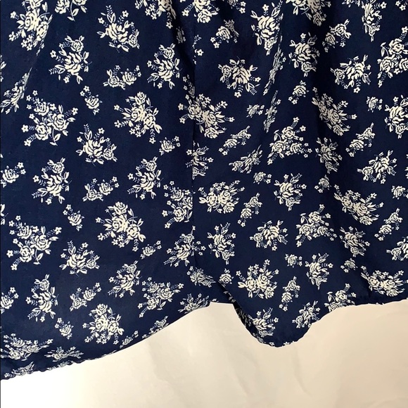 Blue mixed pattern romper with slit front🌊 - Picture 11 of 11